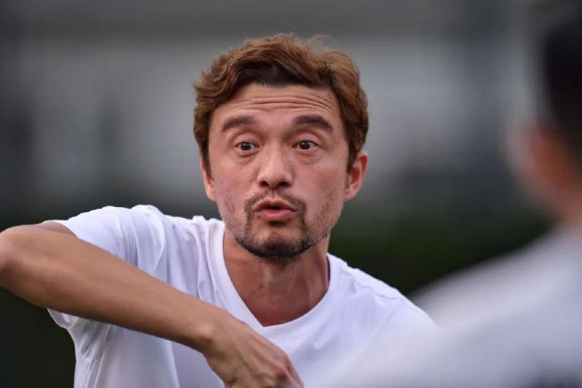 服务员议政师